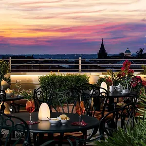 4* Отель Marcella Royal - Rooftop Garden